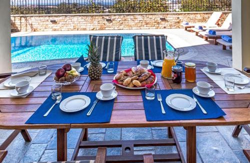 Margarites Villa | Dim Art Traditional Villa - with private pool