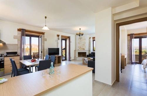 Geropotamos Villa | Dimokritos Villa I, a homestay experience