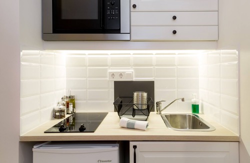 Kinosargous Apartment | Dinostratus House, Studios 2&6
