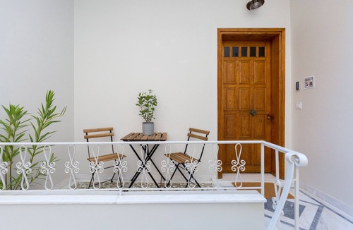 Kinosargous Apartment | Dinostratus House, Studios 2&6