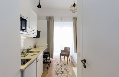 Kinosargous Apartment | Dinostratus House, Studios 3&4