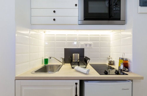 Kinosargous Apartment | Dinostratus House, Studios 3&4