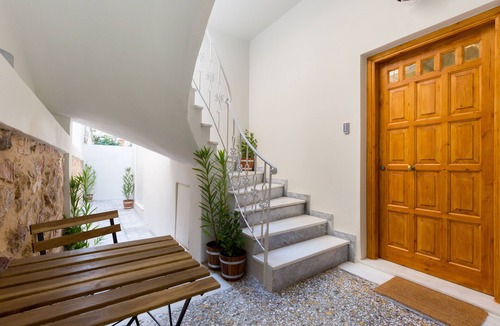 Kinosargous Apartment | Dinostratus House, Studio 7
