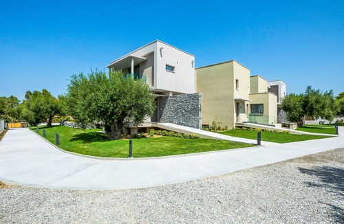 Pefkochori Villa | Dionisos Villas/private pool/pets allowed/fishing cruises