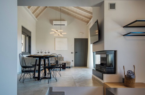 Aria House | Doceo Refined Livingn