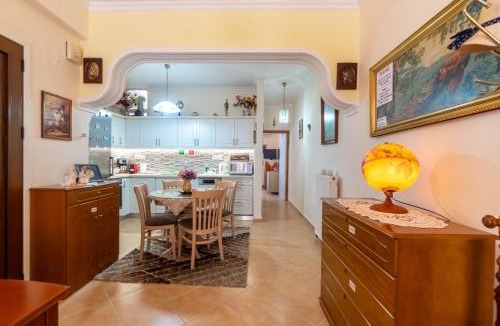 Corfu Town Apartment | Doris House by GuestCorfu