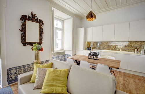 Santa Maria Maior Apartment | Downtown Historic Center - Air Conditioning/Elevator