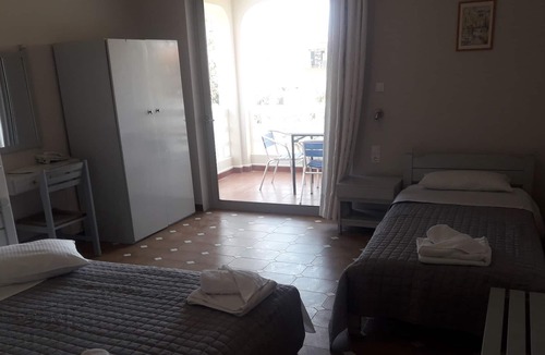 Mavrovouni Apartment | Drossia # 7 - One Bedroom Apartment, Sleeps 4