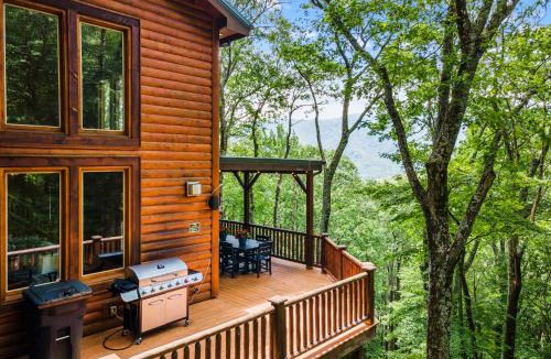 Seven Devils House | Eagle Nest Lodge Hot Tubs & Mountain Views