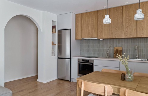 Filopappou Apartment | Earthy Comfort 2bd Apt With Koukaki Views