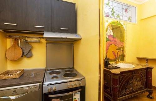 Omonia Apartment | Eclectic 4-Bed, 4-Bath Apt in Central Athens - AK1