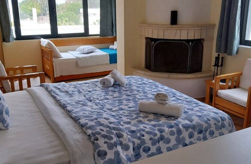Souvala House | Ela mesa