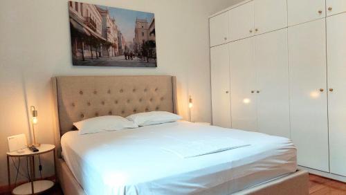 Plaka Apartment | Elegant apartment under the Acropolis