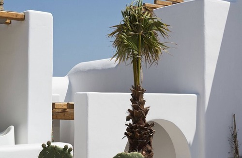 Tourlos Villa | Elegant Villa, Private Infinity Pool, Fantastic Views to Aegean Sea & Mykonos Town (10 mins drive)
