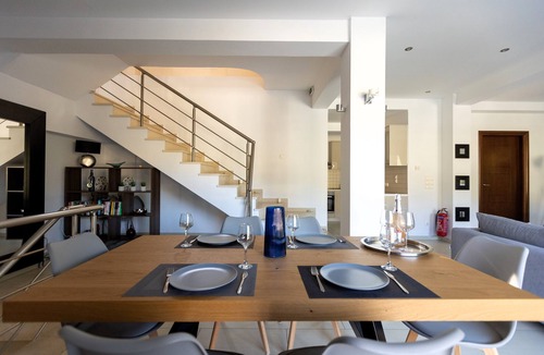 Mikros Gialos Villa | Elegant villa with beautiful view and private pool 100 m from the beach