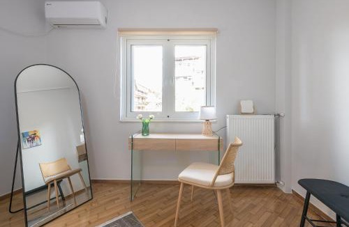 Zografos Apartment | Elena's house