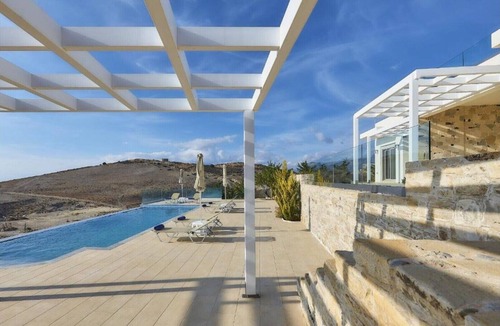 Kalamaki Apartment | Elkysti Crete Deluxe Apartment "Stella"