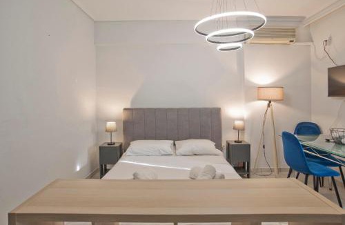 Peiraiki Apartment | Ella Suite Piraeus Stylish St, Balcony & Sea View