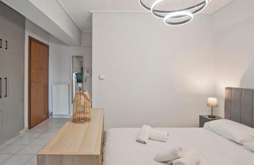 Peiraiki Apartment | Ella Suite Piraeus Stylish St, Balcony & Sea View