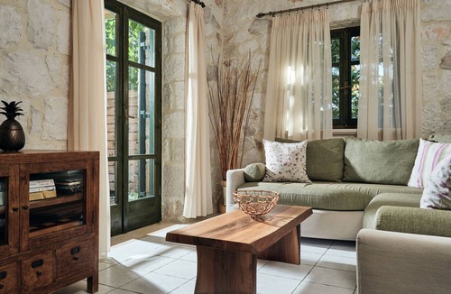 Varvara Villa | Emerald Classic Villa