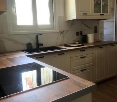 Sourpi House | Emmeleia's