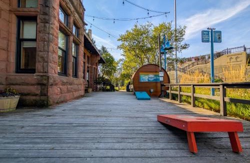 Downtown - Waterfront Hotel | Endion Station Inn by Heirloom Boutique Collection