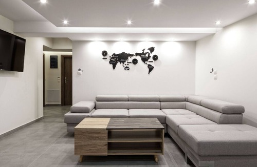 Neos Kosmos House | ENTERTAINMENTO 101 NEA SMIRNI