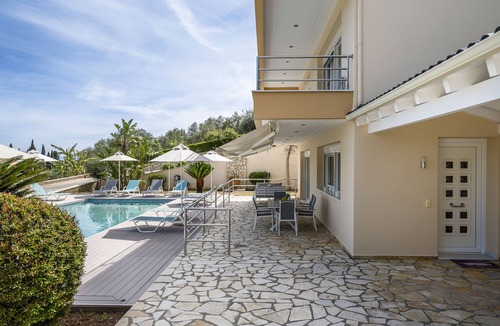 Gouvia Villa | Euphoria Seaview Residences with Shared Pool by Konnect - Pool Side Maisonette