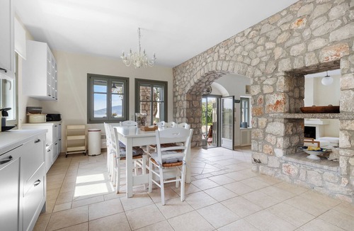 Kilada Villa | Exclusive Beachfront Villa with Swimming pool