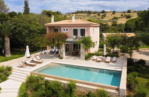 Kilada Villa | Exclusive Beachfront Villa with Swimming pool
