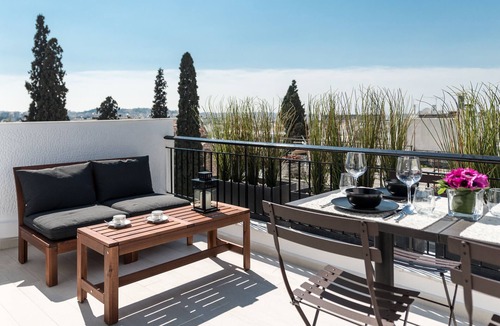 Plaka Apartment | Executive 2 bdr Suite in Plaka - Acropolis view