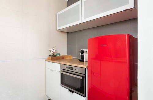 Charakas Villa | Exquisite Athens Apartment | Modern Vista Apartment | 2 Bedrooms | Private.