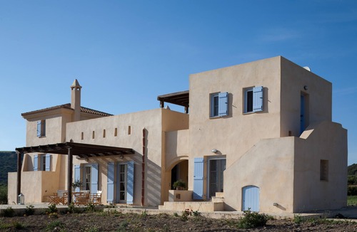 Kapsalion House | Family-friendly house for serenity near the beach