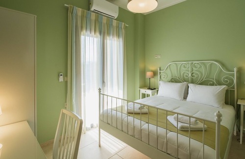 Galatas House | Family Friendly Villa with private pool, 5 min from the beach