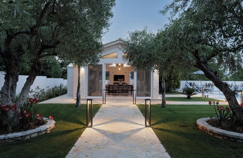 Kassiopi Villa | Family home, 3 min walk to the Gogevina beach and 10 min to Avlaki beach.