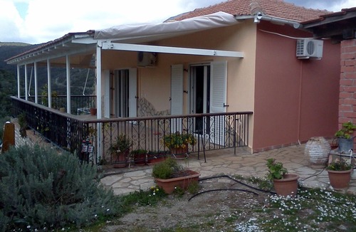 Mikros Gialos Cottage | Family house in Lefkas Island