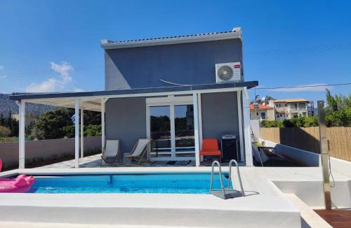 Schinias Villa | Feel like Home Pool Villa