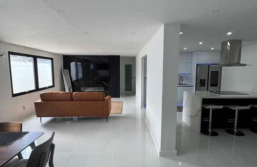 Sabana Abajo House | Five-Minute Elegance: Spacious Side-by-Side Homes