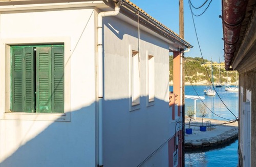 Lakka House | Flora Maisonettes 2 - Two Bedroom House, Sleeps 5