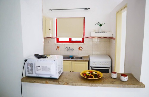 Stavros Apartment | Fragkiskos Pool Apartment — 5 min from the beach!