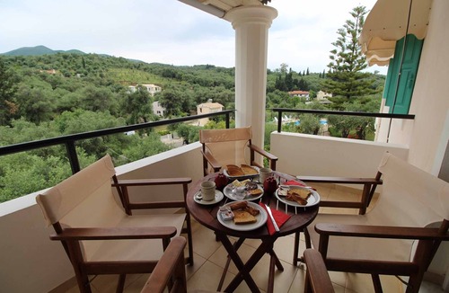 Agios Spyridon Corfu Apartment | Frankis Apartment 7 Agios Spyridonas Perithia