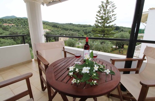 Agios Spyridon Corfu Apartment | Frankis Apartment 8 Agios Spyridonas Perithia