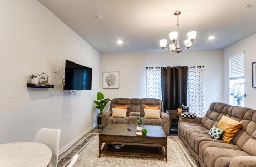 Frederick House | Frederick Townhome w/Balcony, Close to Parks!