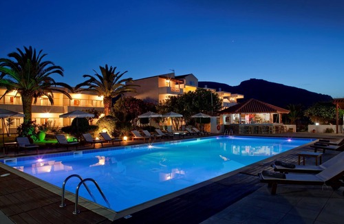 Kalyves Apartment | Galazio Kima Apartments - Bougainvillea Top Floor Suite 10