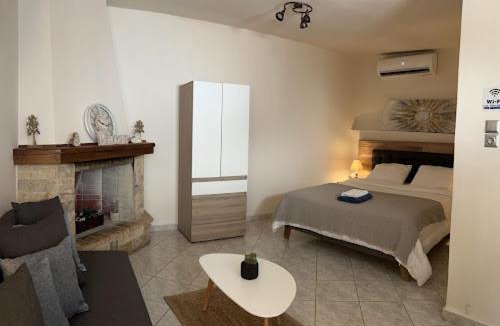 Markopoulon House | Garden Square Inn
