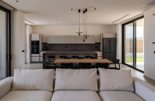 Maleme House | Gemini Villas | Villa Siesta
