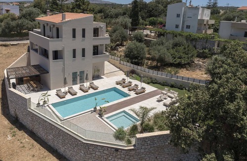 Prines Villa | Georgia Villa - With Heated Pool