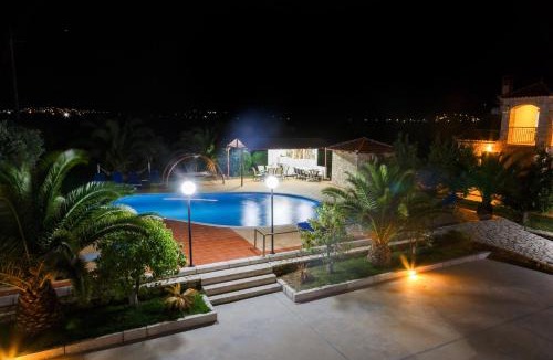 Paralio Astros House | Glyfada Villas