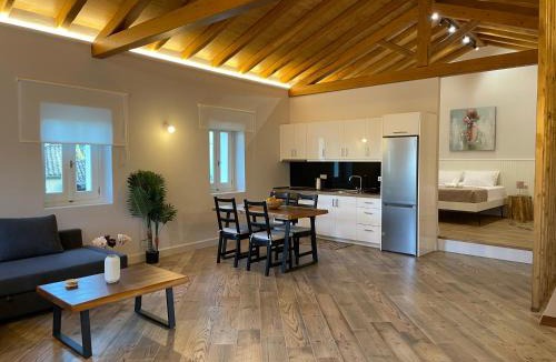 Velonades House | Goninos Jacuzzi Suite