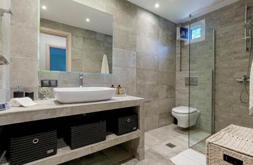 Gouvia House | Govino Bay bliss - shared pool